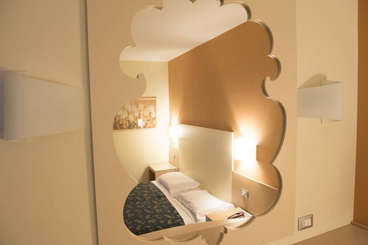 Hotel Duca Degli Abruzzi Montesilvano Marina Exteriör bild