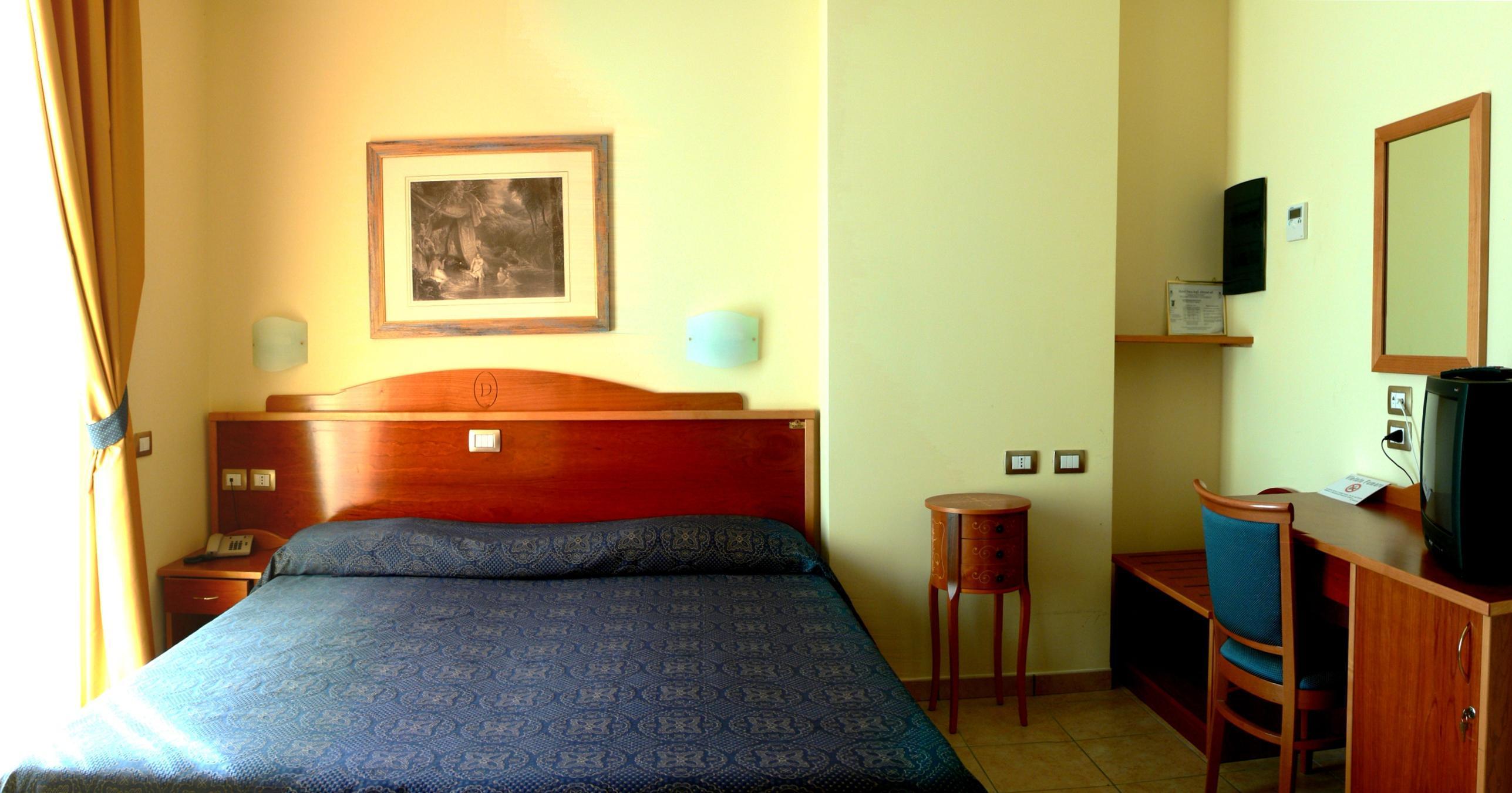 Hotel Duca Degli Abruzzi Montesilvano Marina Rum bild